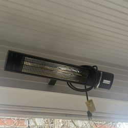 PATIO HEATER WITH MOUNT