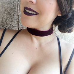 Burgundy velvet choker necklace