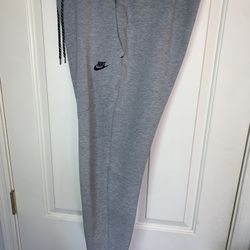 Men’s Nike Dri-Fit Fleece Joggers!!