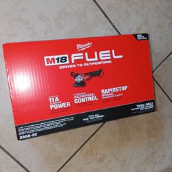 Milwaukee
M18 FUEL 18V Lithium-Ion Brushless Cordless 4-1/2 in./5 in. Grinder with Variable Speed & Paddle Switch (Tool-Only)