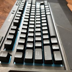 Corsair K63 Wireless Mechanical Keyboard & Gaming Lapboard for Sale in Los Angeles, - OfferUp