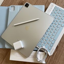 iPad Pro 12.9” (2020 model) 4th Generation 512GB with  keyboard case and pen & Accessories