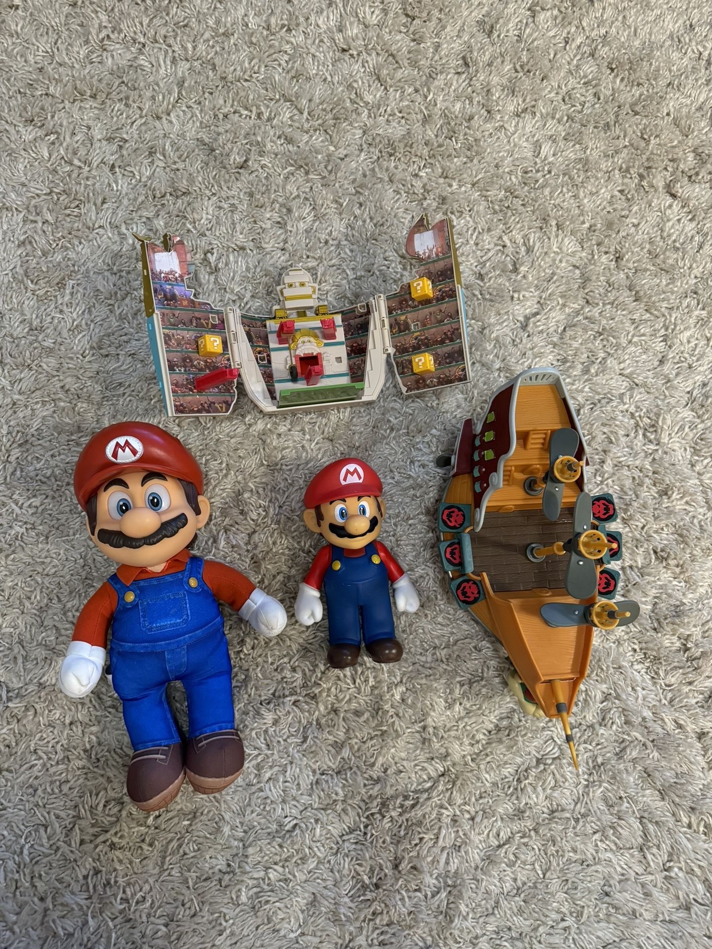 2 Mario, Bowser Ship And Donkey Kong Arena Toys