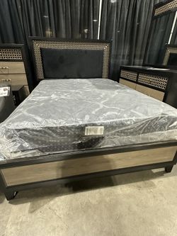 Queen Or Eastern King Wood And Black Finish Bed Frame 