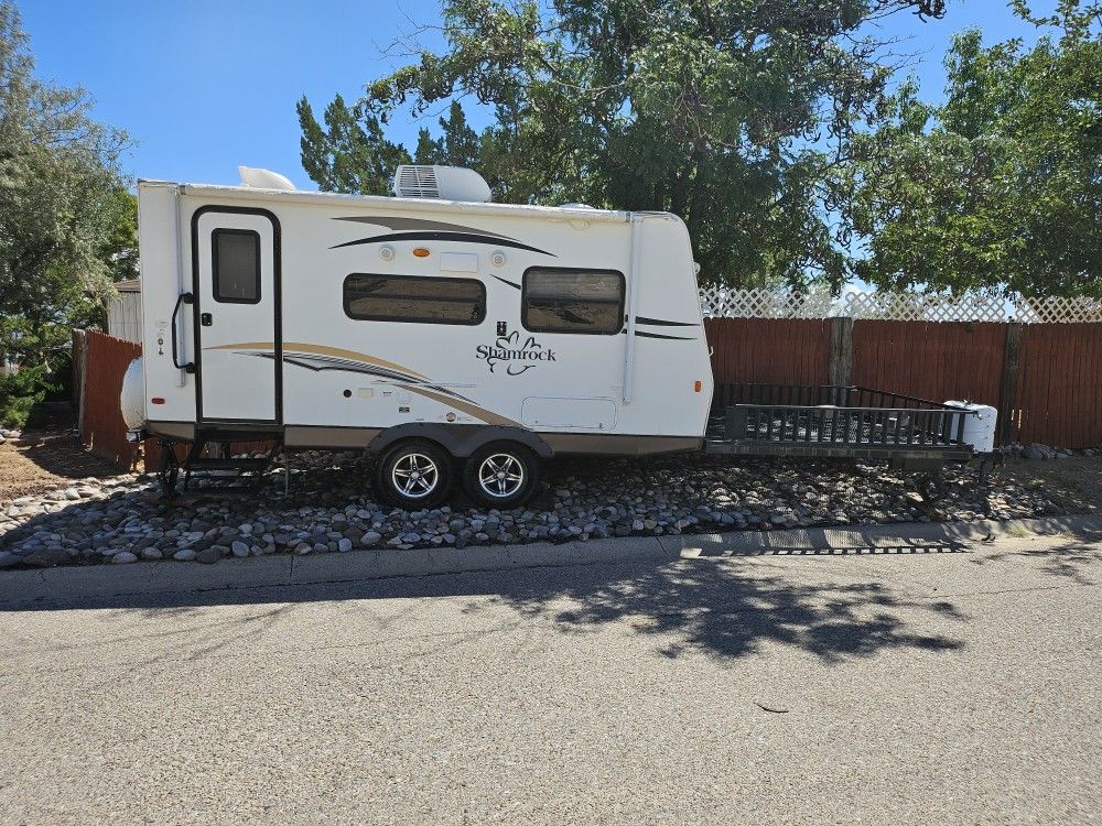 RV 2014 Shamrock  Toyhauler