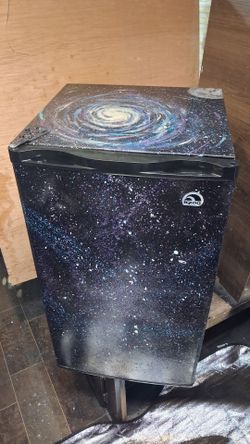 Igloo Galaxy/Space Inspired Mini Fridge. 3 cu ft.