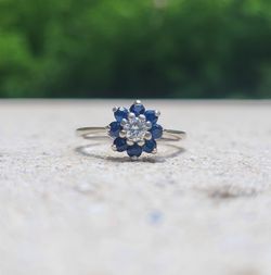 14K Gold Sapphire 0.13 Ctw Diamond Flower Ring (Jewelry Box Included)