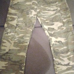 CAMO CARGO PANTS MENS 44/34