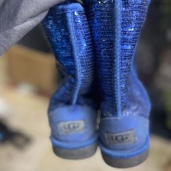 UGG BLUE SPARKLY BOOK