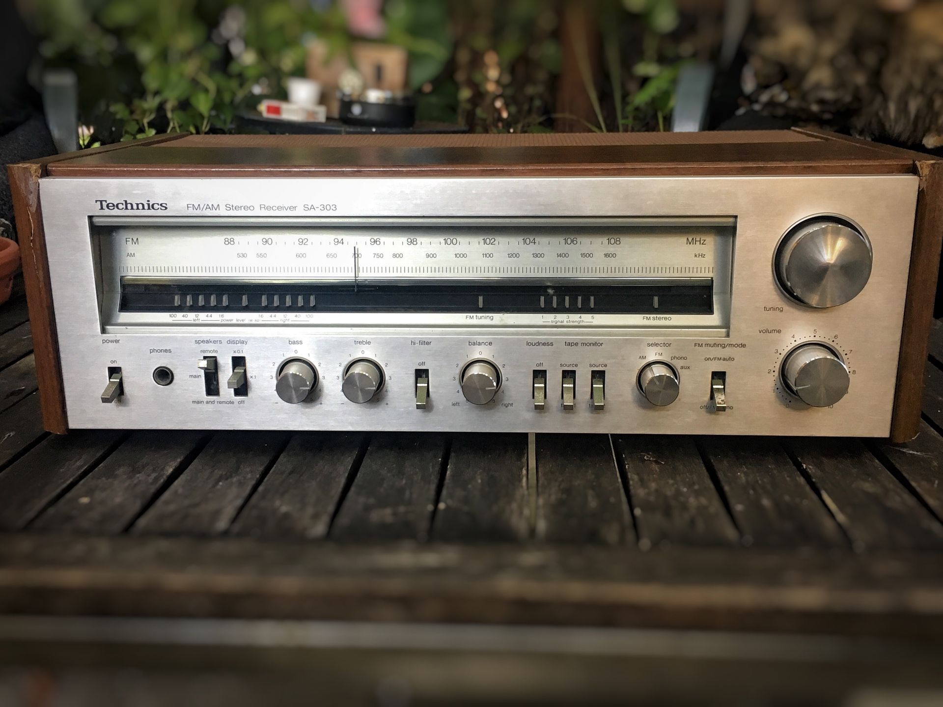 Technics SA-303, AM/FM Receiver/ Amplifier, Vintage 1980