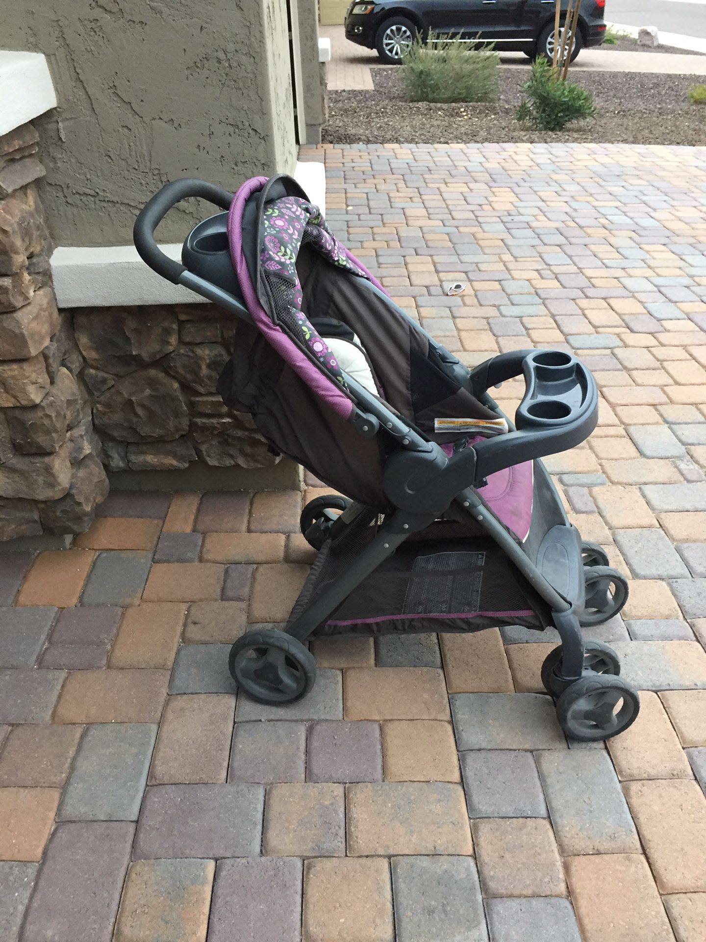 Graco baby stroller, car seat and 2 bases