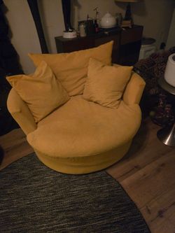 Large swivel chair