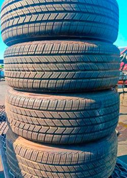 225 50 18 Bridgestone Tires Con 80% de Vida Las 4