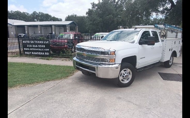2019 Chevy Silverado 2500 With 6.0 Gas Engine And Excellent Shape