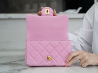 A classic women's shoulder bag