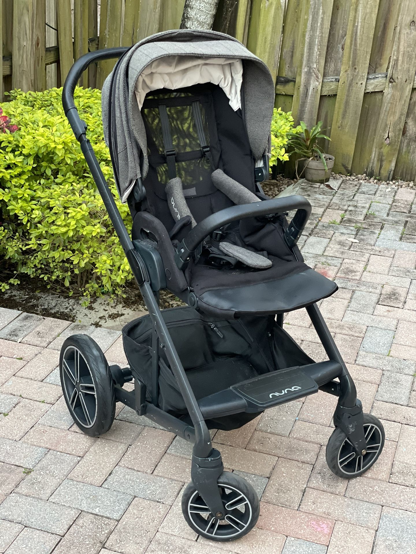 Nuna Mixx Stroller 2019 Nordstrom Special Edition Verona Caviar Strollers Accessories