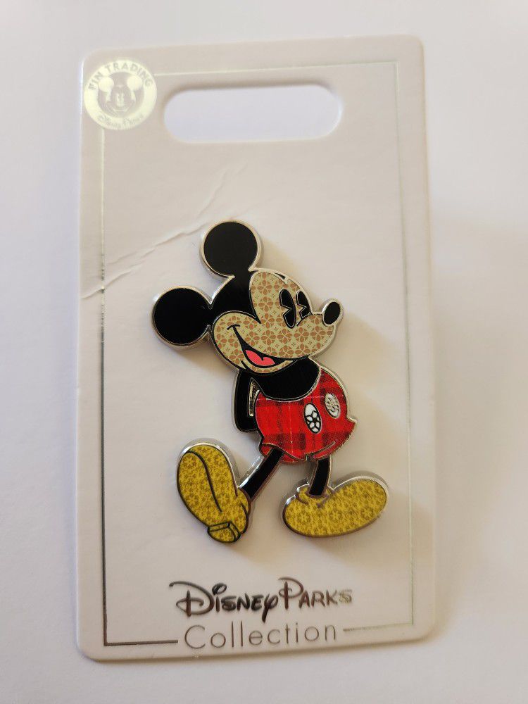 Disney Mickey Collector Pin 
