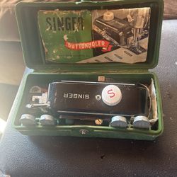 Singer Button Holder Sewing Machine 
