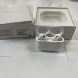 AirPods Pro (2nd generation) with MagSafe Charging Case (USB-C)