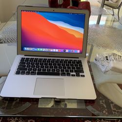 MacBook Air 13 inch i5  8 Gb Ram OS X Big Sur 2022