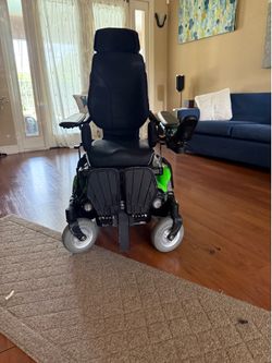 Electric wheelchair