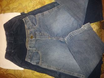 Set of 2 boys jeans. Size 4.