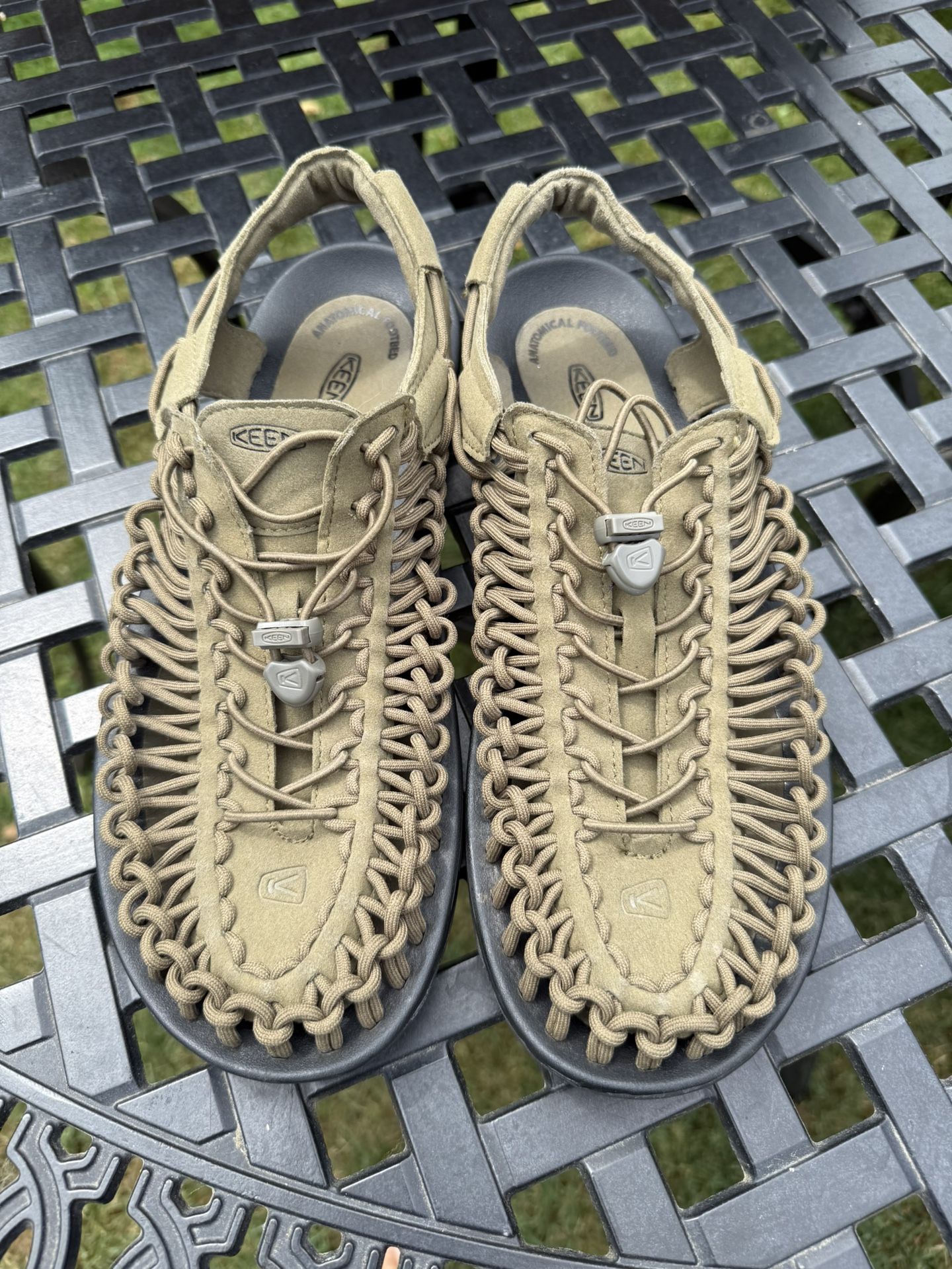 Keen UNEEK Canvas Safari/Safari Sandal Size 11.5