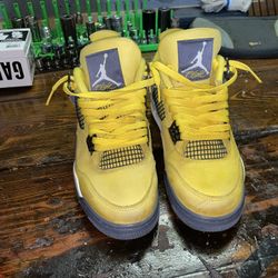 Jordan 4s Lightnings 