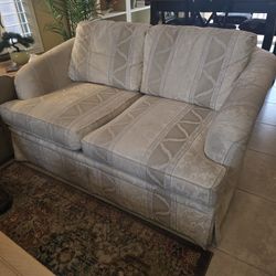 Free Love Seat