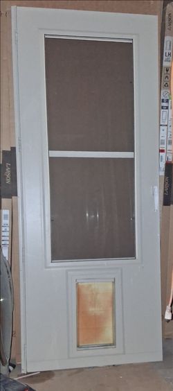 Stormdoor w/ Petdoor