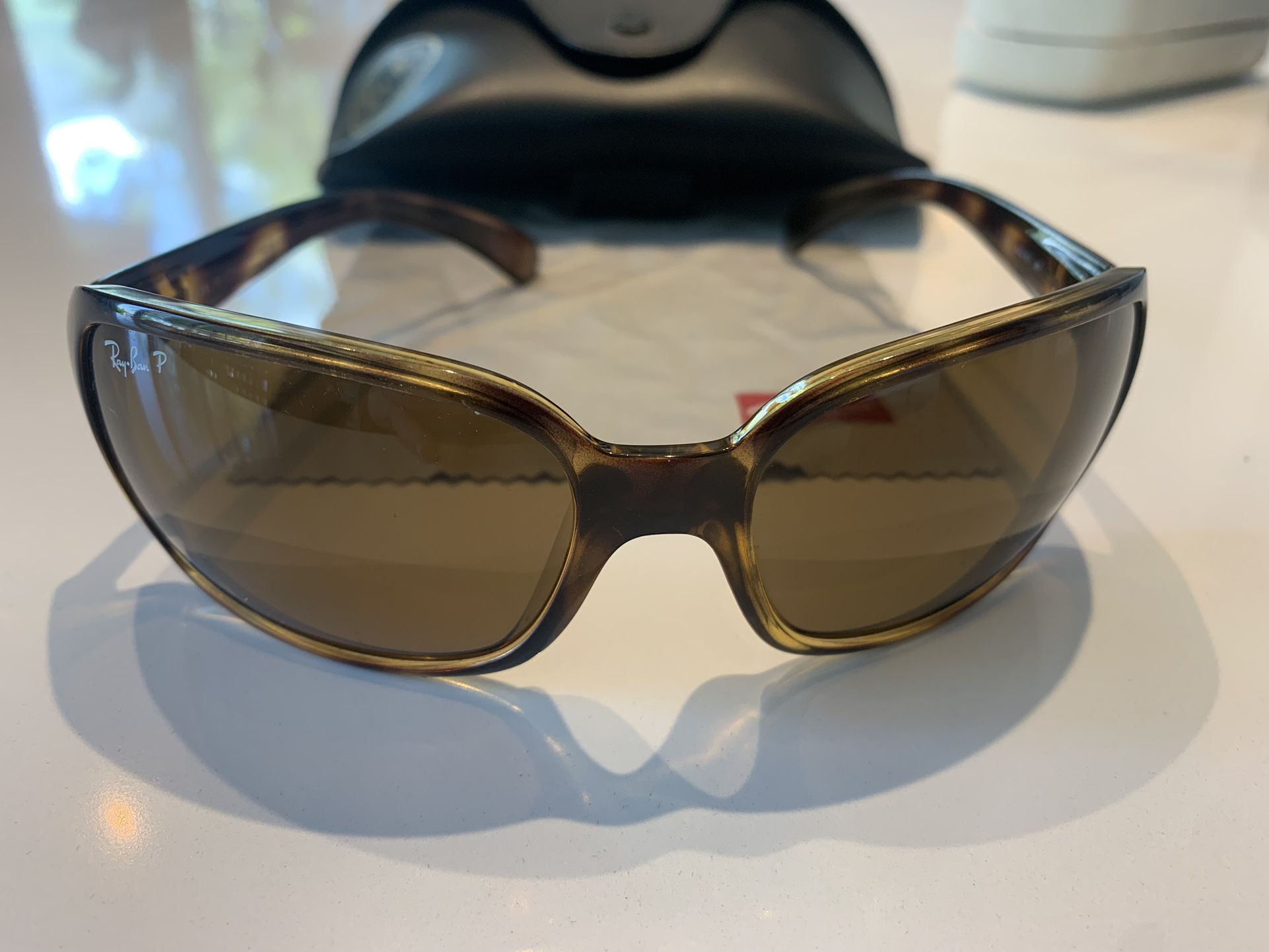Ray-Ban Ladies Sunglasses