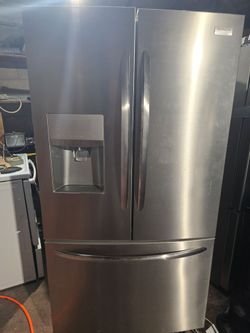 Frigidaire Stainless steel French Door Refrigerator