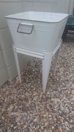 Farmhouse Style Garden Planter