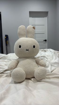 giant miffy