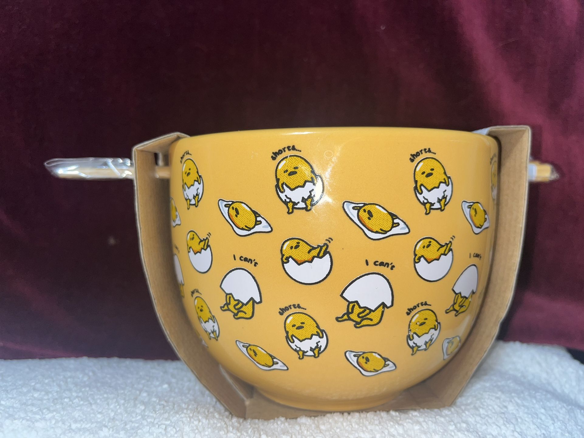 Sanrio Gudetama Yellow Gold & White ceramic Noodle Bowl With Chopsticks NWT NEW