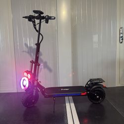 Dual-motor high-speed electric scooter