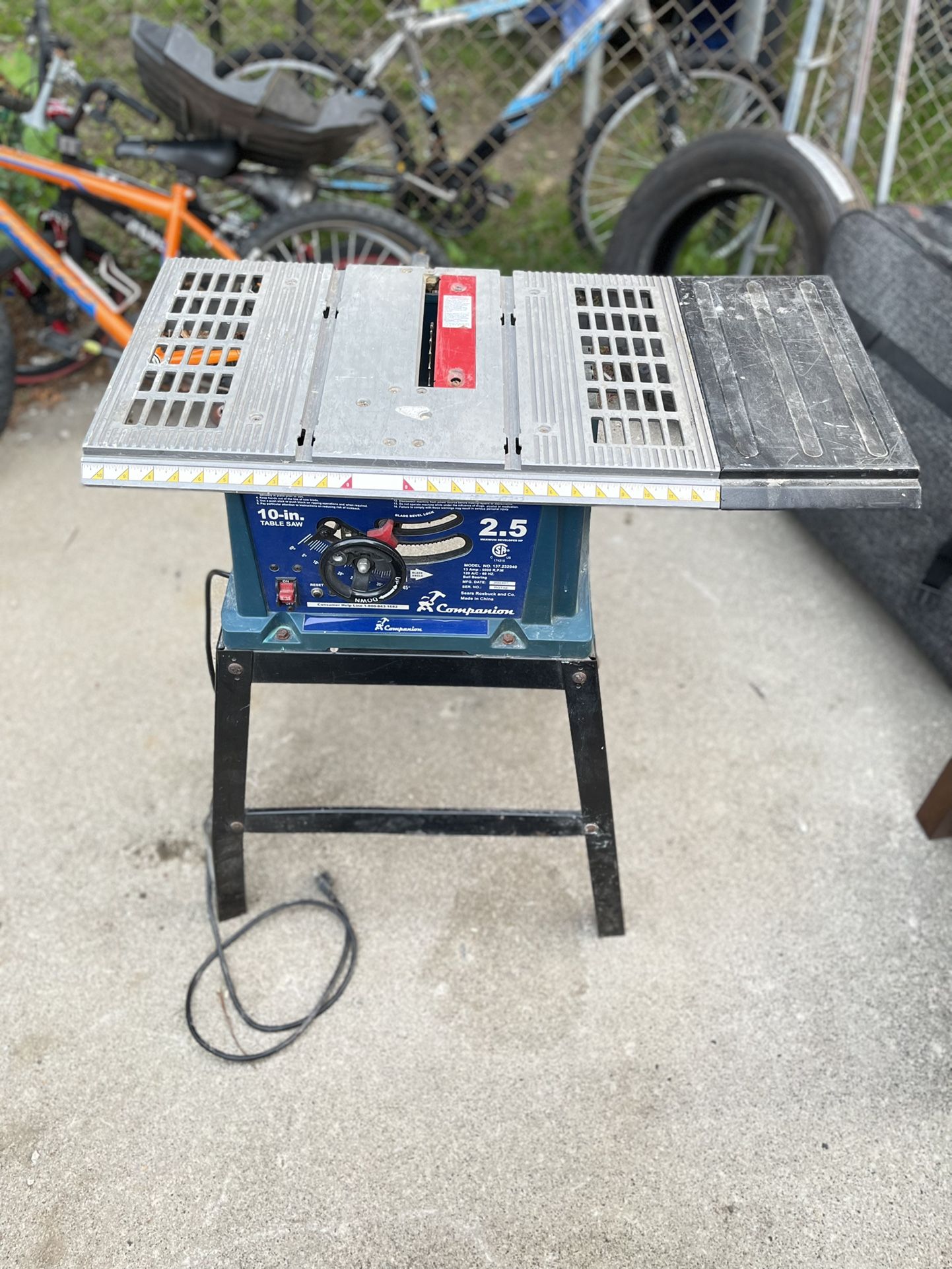 Companion 10 Inch Table Saw With 2.5 HP MODEL NO. 137.232040 In Good Used Functional Condition