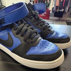 Nike Boys Size 4.5