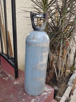 Carbon dioxide tank