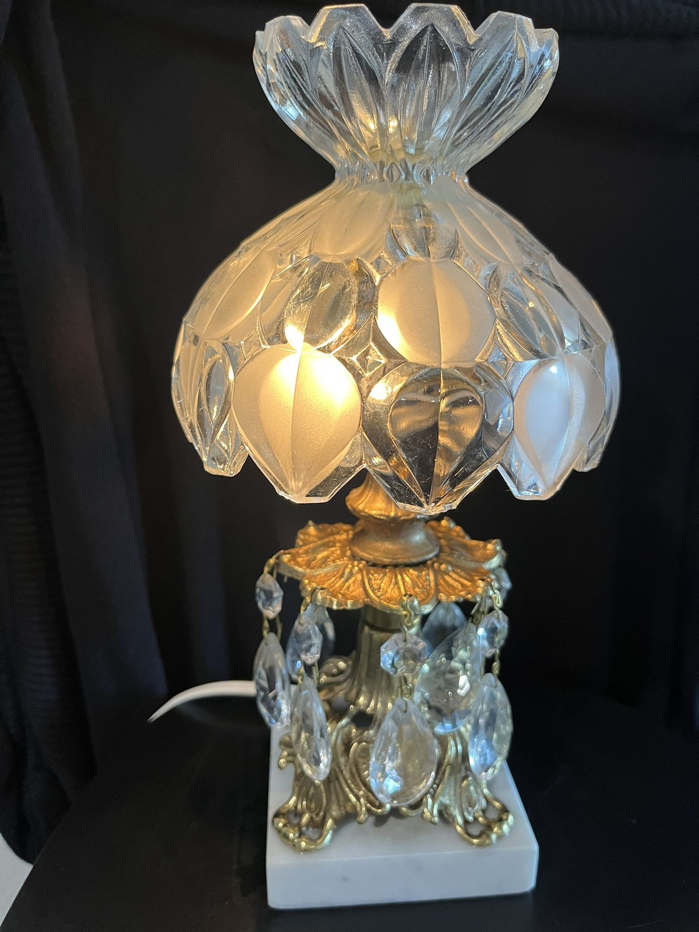 Vintage Underwriter Laboratories Crystal And Brass Table Lamp