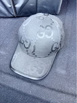 Hat and mens shirt size medium