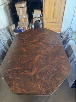 Dinning room table and chairs