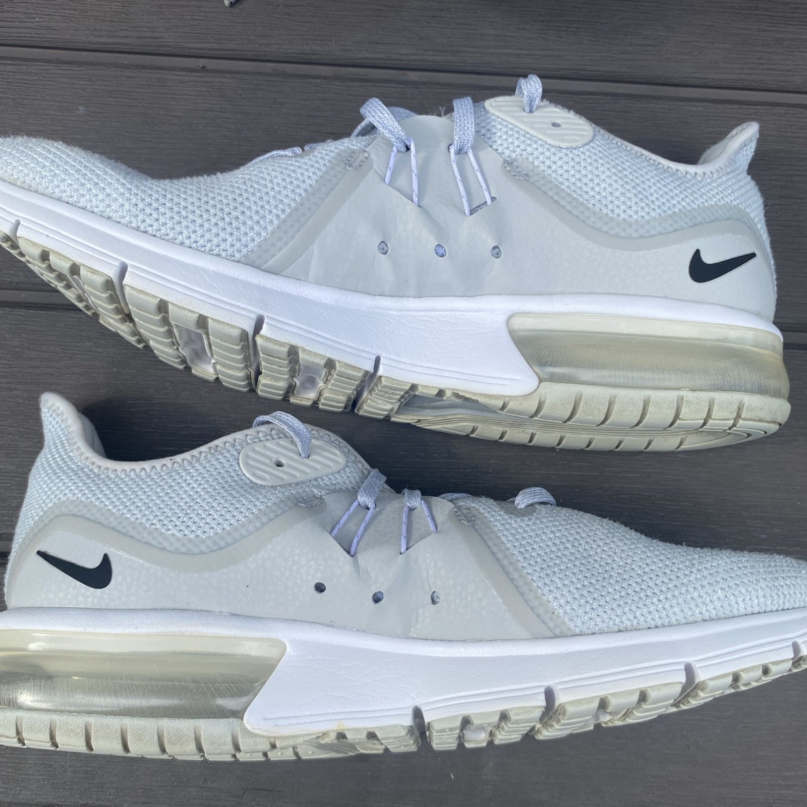 Mens Nike Size 10.5 Gray Athletic Shoes