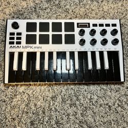 MIDI keyboard 
