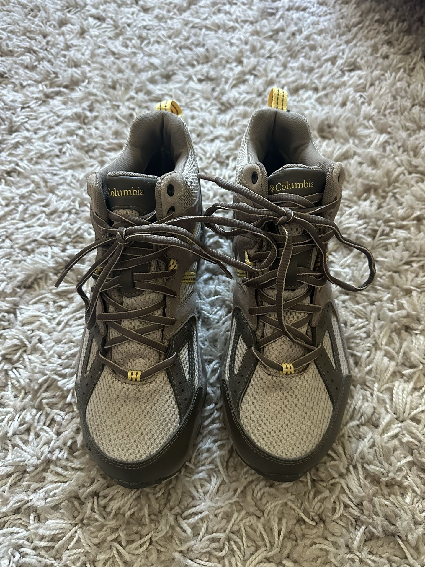 Women’s Columbia Hiking Shoes (size9.5)