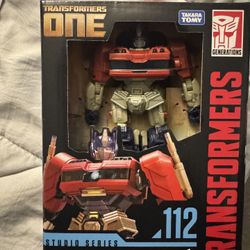Studio Series 112 transformers One Optimus Prime 