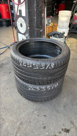 265 35 18 pair of Michelin