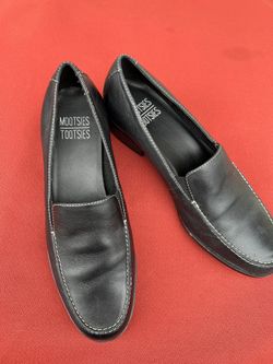 Ladies leather shoes size 8.5