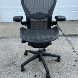 Herman Miller Aeron 