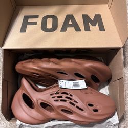 Adidas Yeezy Foam RNR Clay Red